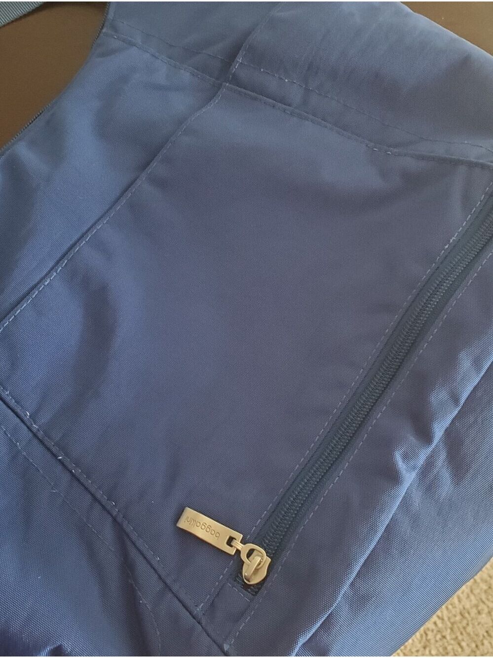 Large Baggallini Nylon Shoulder Hobo Bag in Royal Blue With Fushia Interior - Picture 5 of 8